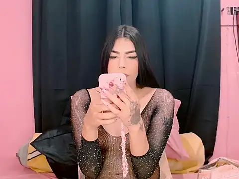  crystal23  online show from 10-11-25, 04:44