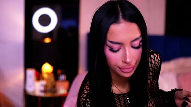 KimNatty online show from 10-22-25, 02:06