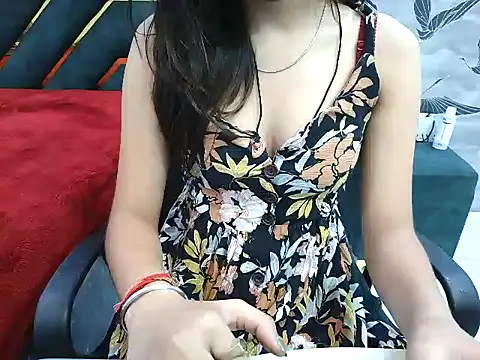 Urlove lily online show from 07-24-26, 04:21