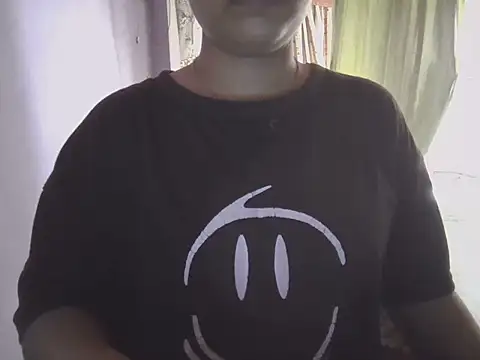 Snapshot of Naina_007 chatting on 10-05-25, 10:13 Naina 007 online show from 10-05-25, 10:13