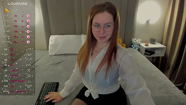 MikaBloom online show from 03-09-26, 01:53