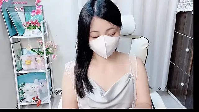 Snapshot of phuongnhi_ chatting on 06-09-26, 11:55 phuongnhi online show from 06-09-26, 11:55