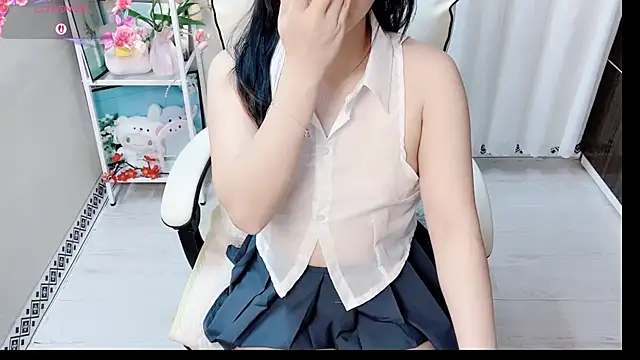 Snapshot of phuongnhi_ chatting on 06-10-26, 12:26 phuongnhi online show from 06-10-26, 12:26