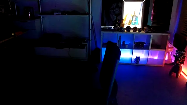 Snapshot of Mrs-Aurora chatting on 10-11-25, 09:24 Mrs-Aurora online show from 10-11-25, 09:24