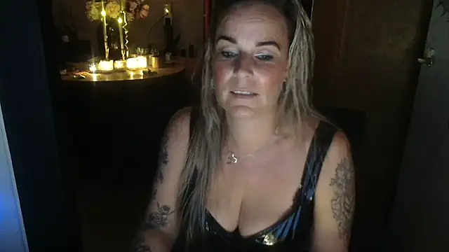Snapshot of Mrs-Aurora chatting on 05-20-26, 10:16 Mrs-Aurora online show from 05-20-26, 10:16