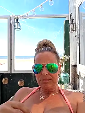 Snapshot of Mrs-Aurora chatting on 05-28-26, 12:24 Mrs-Aurora online show from 05-28-26, 12:24
