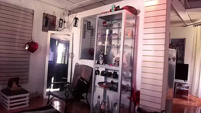 xinamora online show from 10-22-25, 02:50