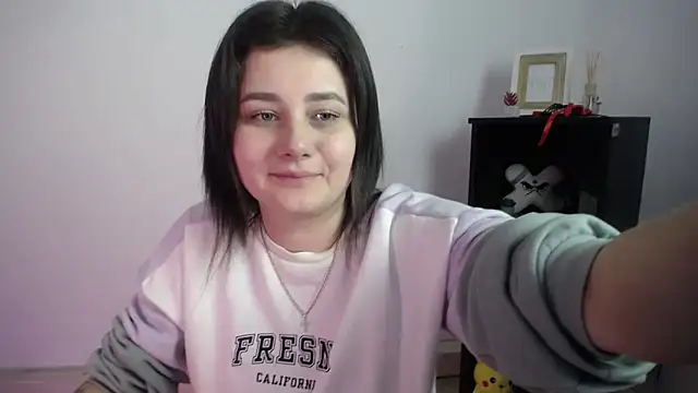 Snapshot of Katrin_kiss_ chatting on 11-17-25, 01:17 Katrin kiss online show from 11-17-25, 01:17