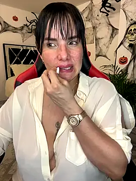 Snapshot of carol_cruz133 chatting on 10-29-25, 11:28 carol cruz133 online show from 10-29-25, 11:28