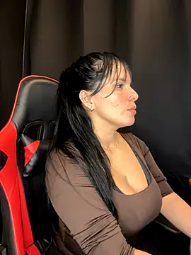 Snapshot of carol_cruz133 chatting on 11-05-25, 11:27 carol cruz133 online show from 11-05-25, 11:27