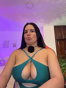 Snapshot of carol_cruz133 chatting on 05-06-26, 11:32 carol cruz133 online show from 05-06-26, 11:32