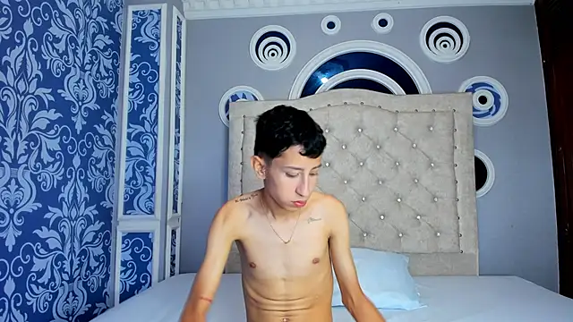 Snapshot of spicyslim_ chatting on 11-04-25, 02:43 spicyslim online show from 11-04-25, 02:43