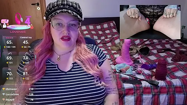 Snapshot of AlyssaWonderland chatting on 12-13-25, 07:53 AlyssaWonderland online show from 12-13-25, 07:53