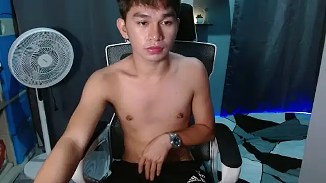Midnight Snack69 online show from 10-27-25, 04:55