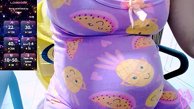 charlothee12 online show from 10-09-25, 04:32