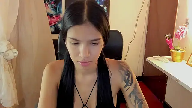 Snapshot of valeria-duarte chatting on 11-14-25, 10:29 valeria-duarte online show from 11-14-25, 10:29