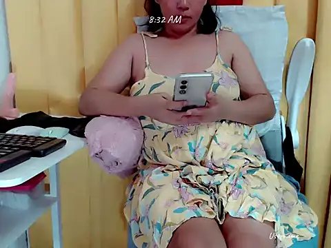 nesianhottits online show from 06-11-26, 12:32