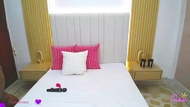 WildScarlet online show from 04-25-26, 01:14