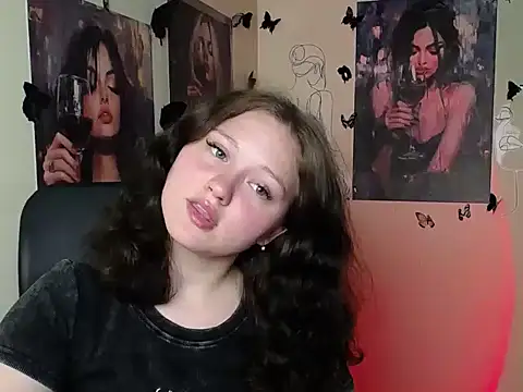 LadyAlice  online show from 06-08-26, 06:30
