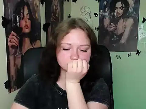 LadyAlice  online show from 06-12-26, 05:56