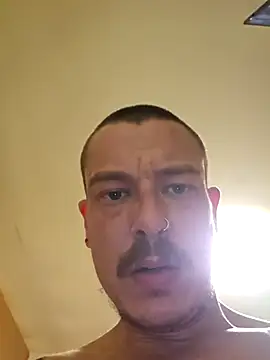 Snapshot of Tclarke93 chatting on 11-11-25, 04:07 Tclarke93 online show from 11-11-25, 04:07