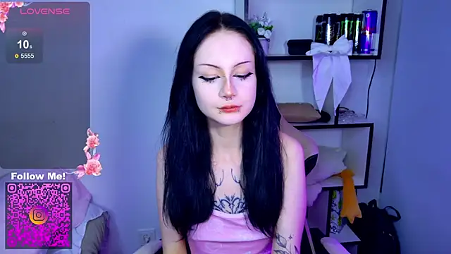 Snapshot of MiaScarlettt chatting on 11-22-25, 07:24 MiaScarlettt online show from 11-22-25, 07:24