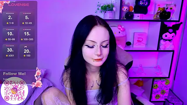 Snapshot of MiaScarlettt chatting on 12-13-25, 09:20 MiaScarlettt online show from 12-13-25, 09:20