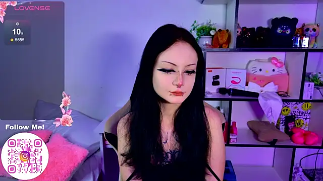 Snapshot of MiaScarlettt chatting on 12-18-25, 07:09 MiaScarlettt online show from 12-18-25, 07:09