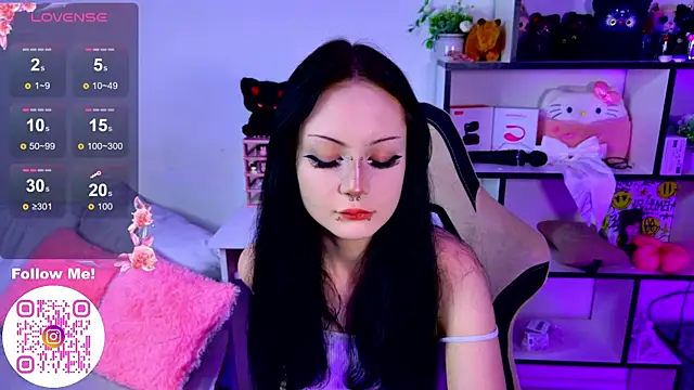 Snapshot of MiaScarlettt chatting on 12-19-25, 07:21 MiaScarlettt online show from 12-19-25, 07:21