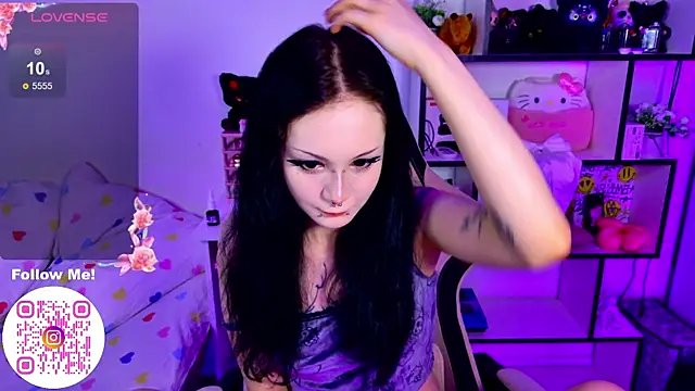 Snapshot of MiaScarlettt chatting on 12-21-25, 07:21 MiaScarlettt online show from 12-21-25, 07:21