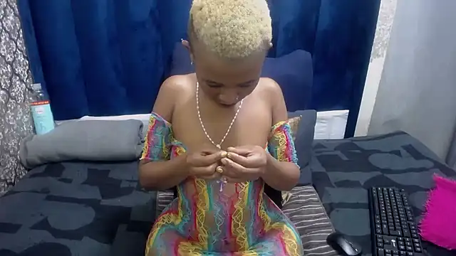 GoldenBigAssCurvy online show from 09-18-25, 09:17