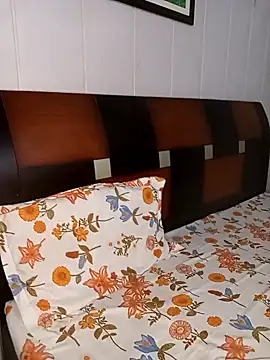 Snapshot of Hot_malika19 chatting on 10-27-25, 07:56 Hot malika19 online show from 10-27-25, 07:56