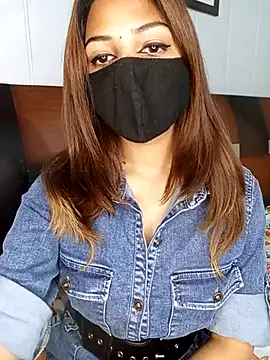 Snapshot of Hot_malika19 chatting on 12-14-25, 08:52 Hot malika19 online show from 12-14-25, 08:52