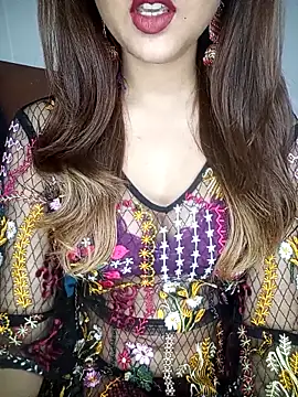 Snapshot of Hot_malika19 chatting on 03-05-26, 08:32 Hot malika19 online show from 03-05-26, 08:32