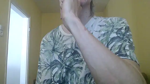 Snapshot of k74robert chatting on 11-12-25, 09:21 k74robert online show from 11-12-25, 09:21