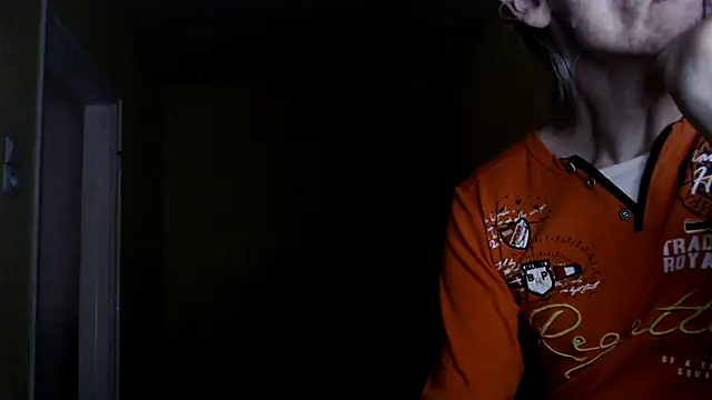 Snapshot of k74robert chatting on 11-30-25, 06:23 k74robert online show from 11-30-25, 06:23