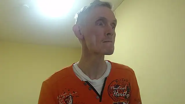 Snapshot of k74robert chatting on 12-05-25, 02:03 k74robert online show from 12-05-25, 02:03