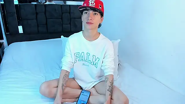 Snapshot of Thiago_Divine_ chatting on 09-10-25, 01:00 Thiago Divine  online show from 09-10-25, 01:00