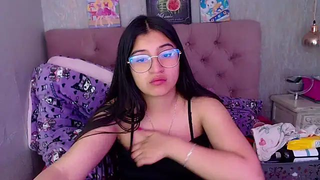 laurenelove online show from 10-24-25, 04:20