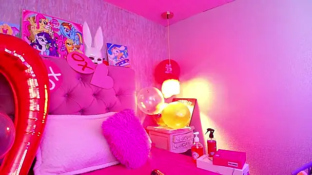 laurenelove online show from 02-13-26, 03:46