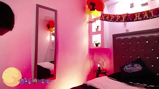 Snapshot of MelissaRhodes chatting on 10-30-25, 08:42 MelissaRhodes online show from 10-30-25, 08:42