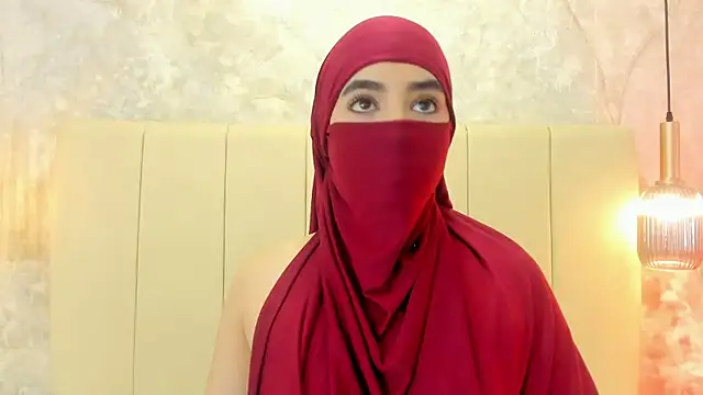 Snapshot of nayiraa_ chatting on 10-18-25, 11:44 nayiraa online show from 10-18-25, 11:44