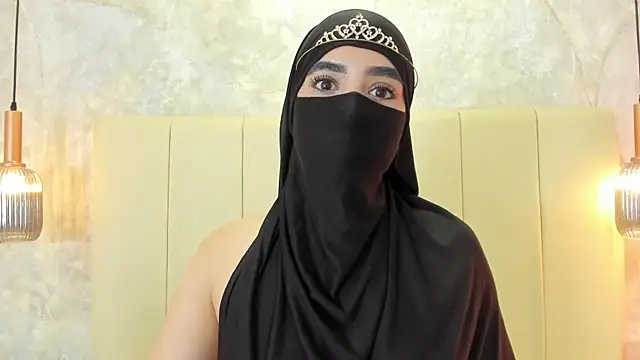 Snapshot of nayiraa_ chatting on 11-25-25, 11:43 nayiraa online show from 11-25-25, 11:43