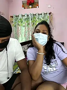 Lovlycouple1 online show from 10-10-25, 06:34