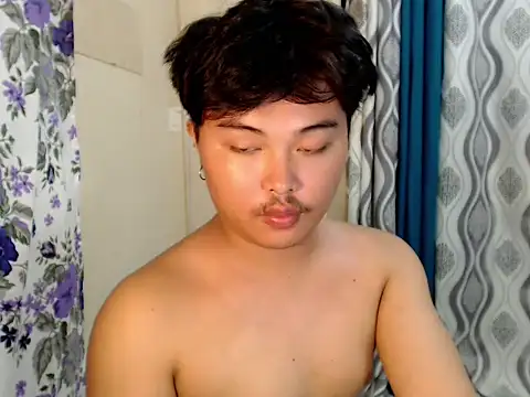 Snapshot of Lustfulljohnx chatting on 06-20-26, 11:24 Lustfulljohnx online show from 06-20-26, 11:24