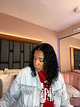 Snapshot of LisaMendez chatting on 09-18-25, 03:41 LisaMendez online show from 09-18-25, 03:41