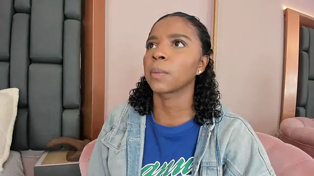 Snapshot of LisaMendez chatting on 09-20-25, 04:13 LisaMendez online show from 09-20-25, 04:13