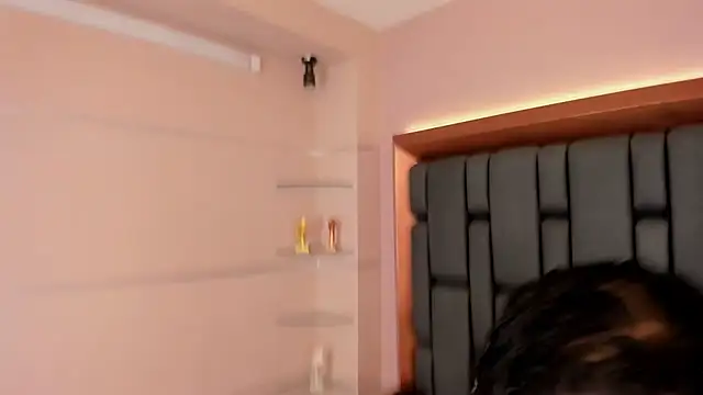 Snapshot of LisaMendez chatting on 09-25-25, 03:43 LisaMendez online show from 09-25-25, 03:43