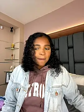 Snapshot of LisaMendez chatting on 10-01-25, 03:56 LisaMendez online show from 10-01-25, 03:56