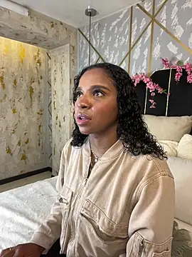 LisaMendez online show from 04-24-26, 03:53